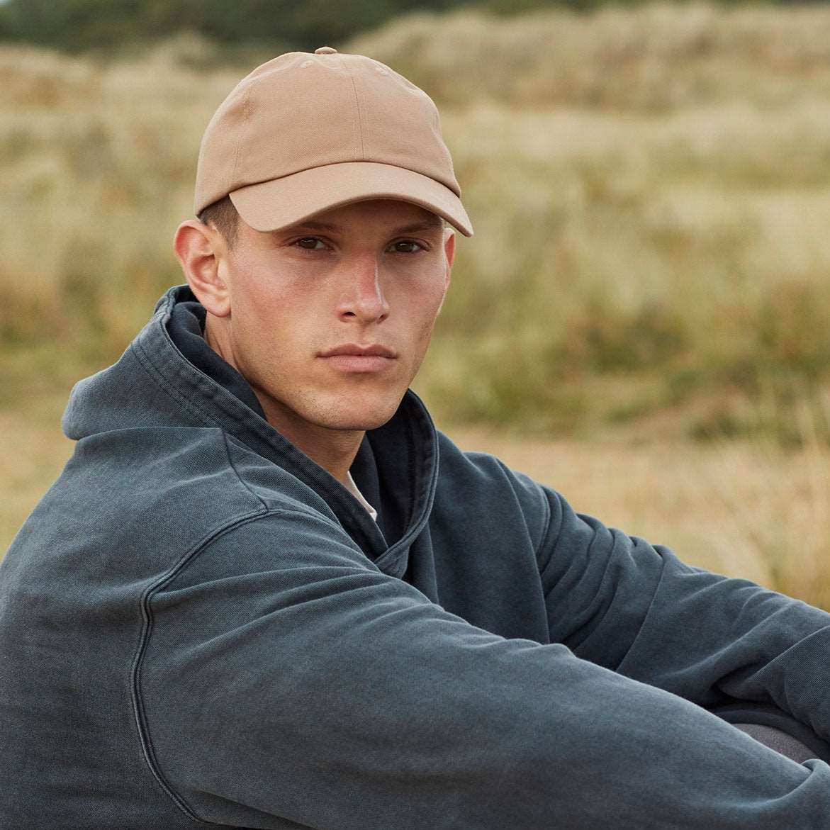 Beechfield Gorra De Algodón Orgánico Certificado, 6 Paneles, Perfil Bajo, Visera Curvada, Ajuste Con Hebilla Triple